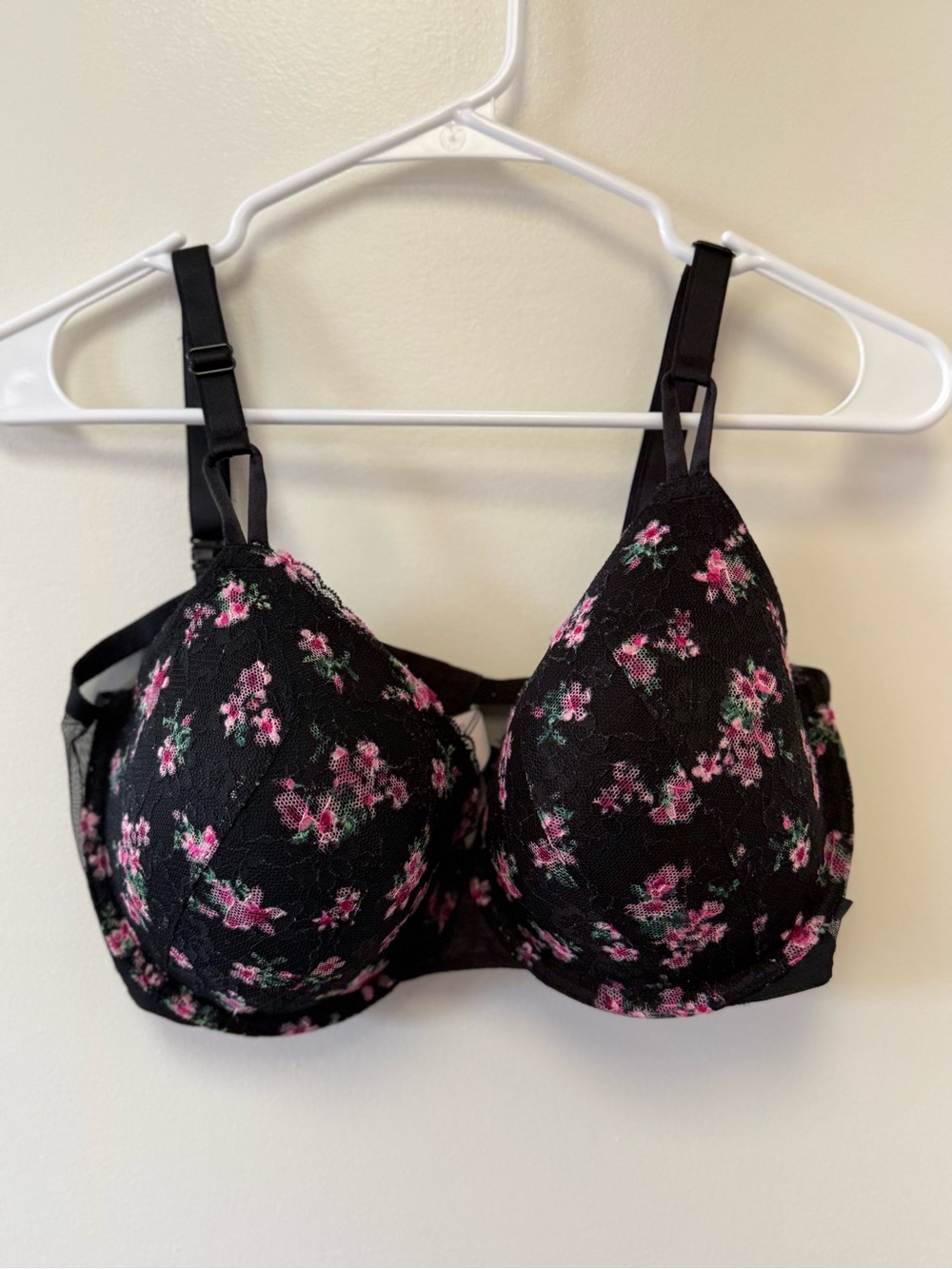 Victoria's Secret (38DDD) Black/Pink Floral Lace Lined Demi Bra